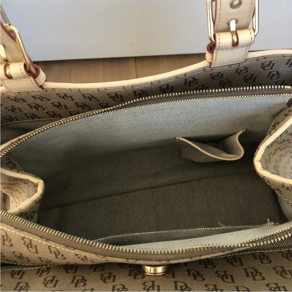 Vintage Dooney & Bourke monogram handbag | accessories included! - Picture 15 of 16